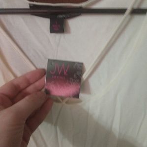 Off white ling sleeve